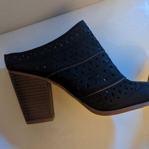 NEW Chunky Heel Black Eyelet Clogs 7.5 Yori Dress Party Work Spring Versatile